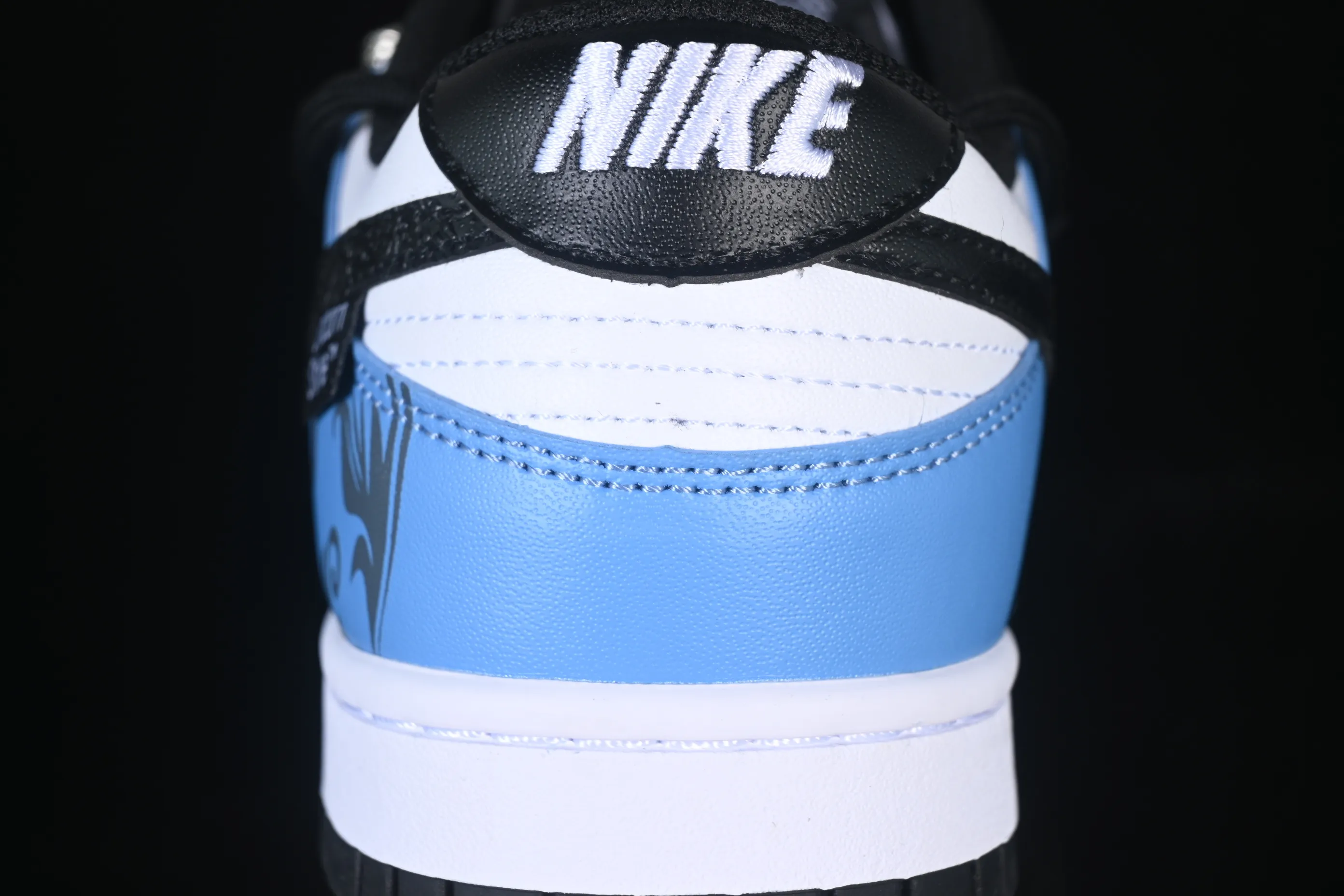 All categories Nk SB Dunk Series Nk SB Dunk Low High-end customized low-top sneakers Nike SB Dunk Low white, black and blue straps low-top casual sneakers DD1391-100